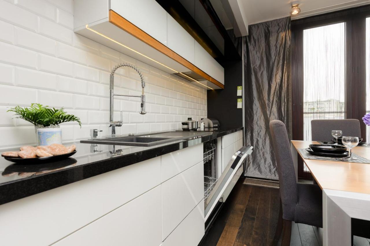 Warsaw Srodmiescie Riverside Three-Bedroom Apartment By Renters Exterior photo