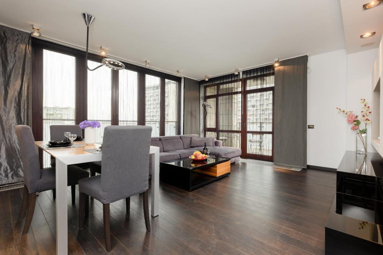 Warsaw Srodmiescie Riverside Three-Bedroom Apartment By Renters Exterior photo