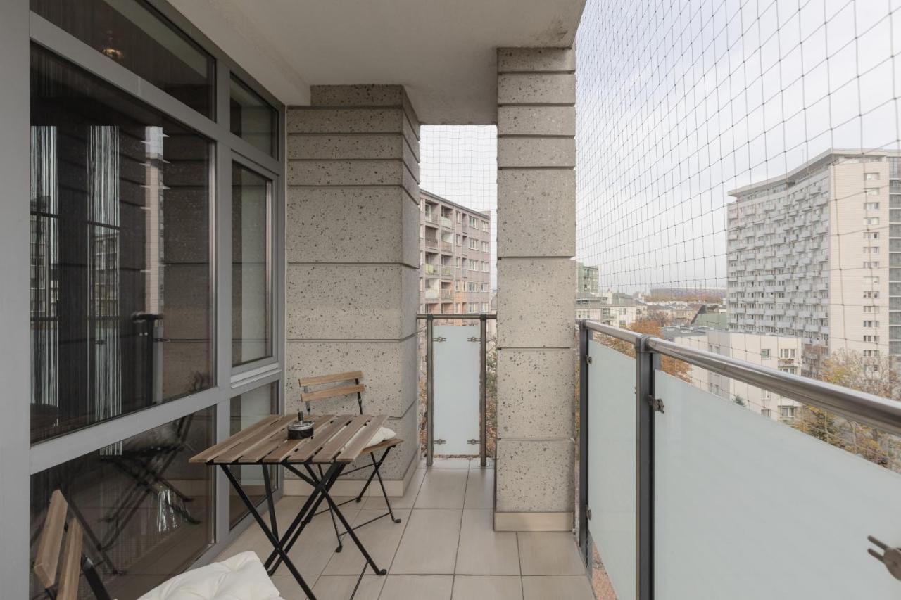 Warsaw Srodmiescie Riverside Three-Bedroom Apartment By Renters Exterior photo
