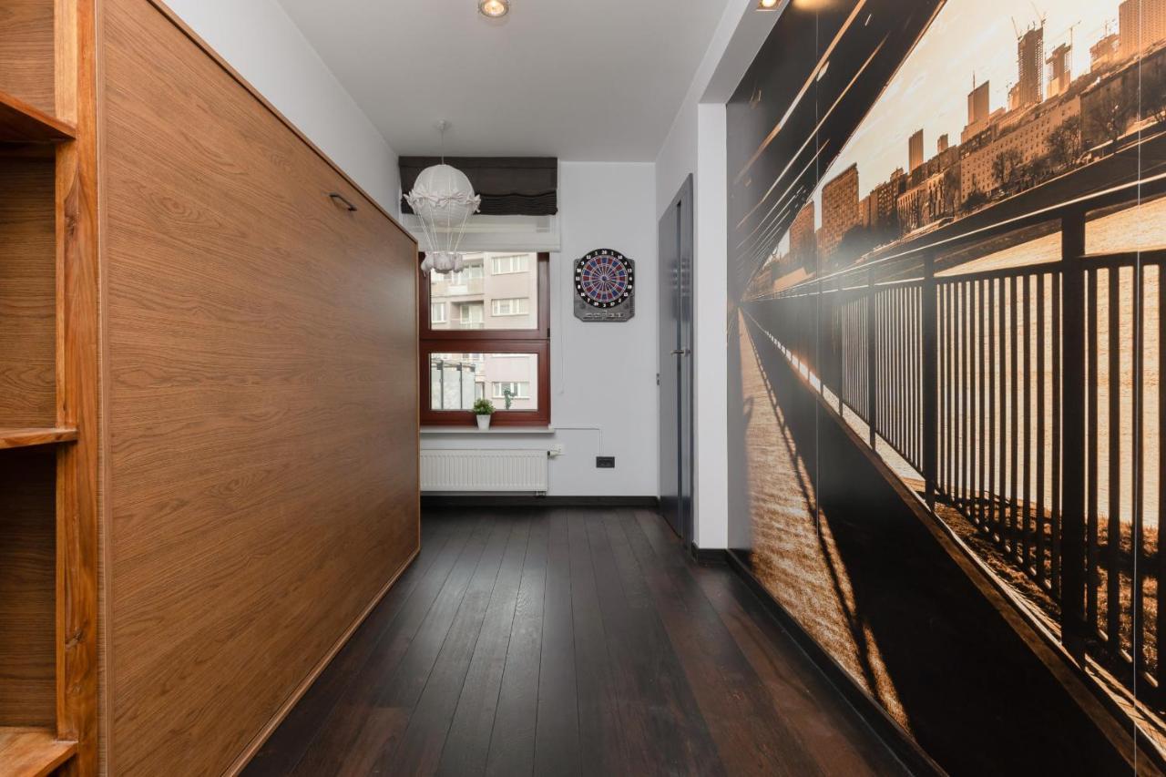 Warsaw Srodmiescie Riverside Three-Bedroom Apartment By Renters Exterior photo