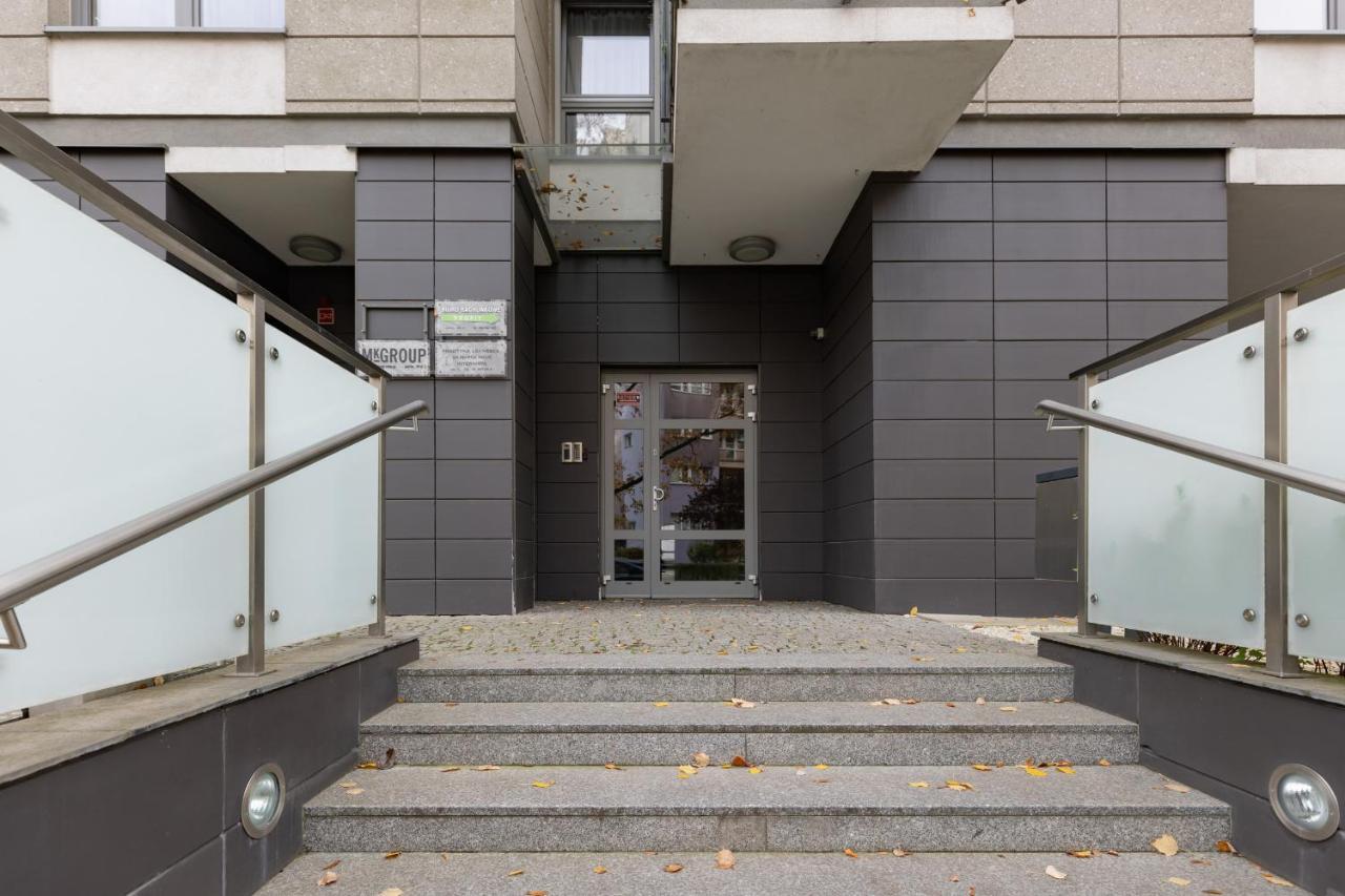 Warsaw Srodmiescie Riverside Three-Bedroom Apartment By Renters Exterior photo